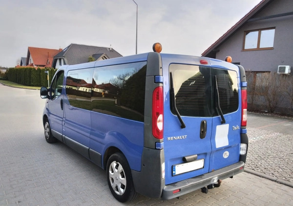 Renault Trafic cena 28900 przebieg: 318000, rok produkcji 2006 z Warszawa małe 137